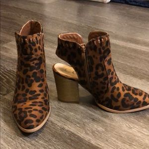 Leopard print zip-up booties!